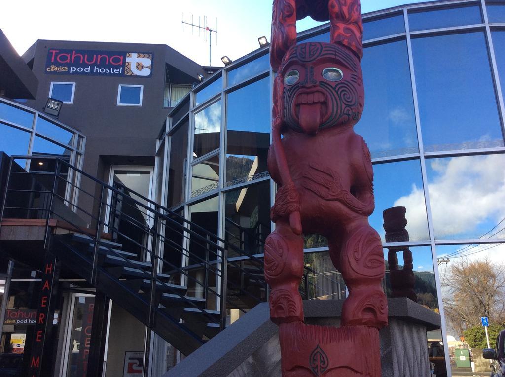 Tahuna Pod