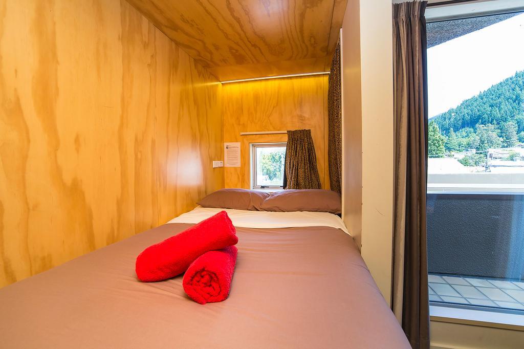 Tahuna Pod Hostel *