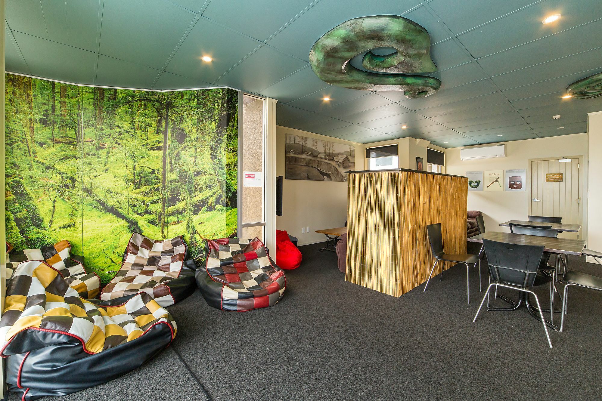 Tahuna Pod *