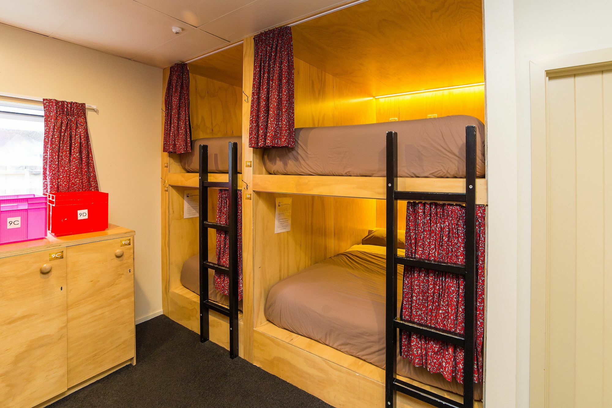 Hostel Tahuna Pod
